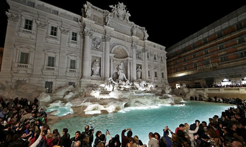 Đài phun nước Trevi, điểm thu hút nhiều khách du lịch ở Rome. Ảnh: SHUTTERSTOCK.