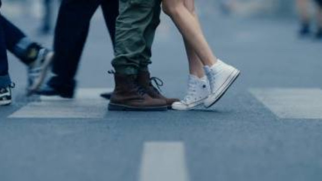 Đừng cố đến bên một người mình không yêu chỉ để khảo lấp khoảng trống là chia sẻ của rất nhiều dân mạng. Ảnh: minh họa.