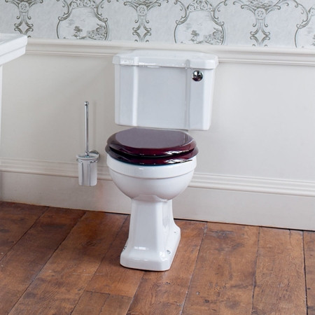 Đóng nắp toilet trước khi xả nước sẽ hạn chế được nhiều nguy cơ bệnh tật.