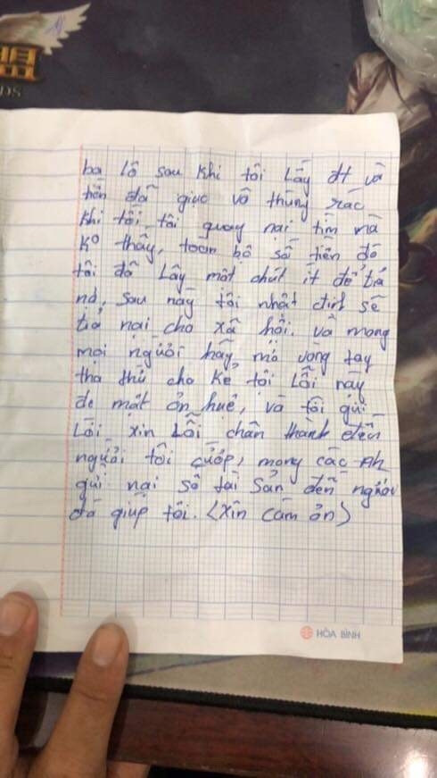 Người đàn ông không quên xin lỗi nạn nhân và cám ơn cơ quan chức năng giúp mình trả lại tài sản cướp được. Người đàn ông không quên xin lỗi nạn nhân và cám ơn cơ quan chức năng giúp mình trả lại tài sản cướp được.