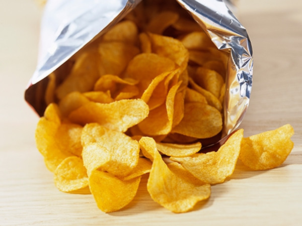 Rất nhiều bạn muốn ăn khoai tây chip hoặc bim bim vào thời điểm trước hoặc trong kỳ nguyệt san.