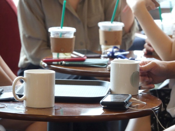 Hàn Quốc cấm sử dụng ống hút nhựa vào năm 2027 - Ảnh: Yonhap.