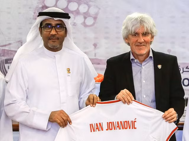 Nhiệm vụ của ông này trong 6 tháng hợp đồng với Liên đoàn bóng đá UAE, là giành ngôi đầu bảng vòng loại World Cup từ tay đội tuyển Việt Nam, bằng không sẽ... mất việc