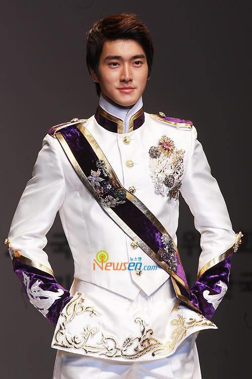 Hoàng tử của đại hàn dân quốc thế kỷ 21 là đây chứ đâu.