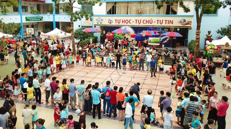 Các bạn học sinh được trải nghiệm nhiều trò chơi thú vị.