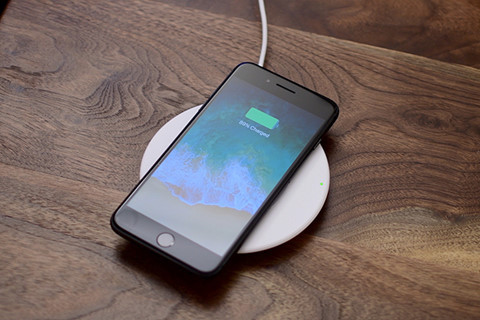 Apple khuyến nghị người dùng mua mà công ty phân phối độc quyền. ẢNH: BELKIN.