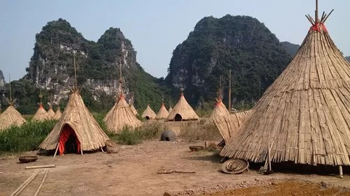 Phim trường Kong được dựng lại ở Tràng An. Phim trường Kong được dựng lại ở Tràng An.