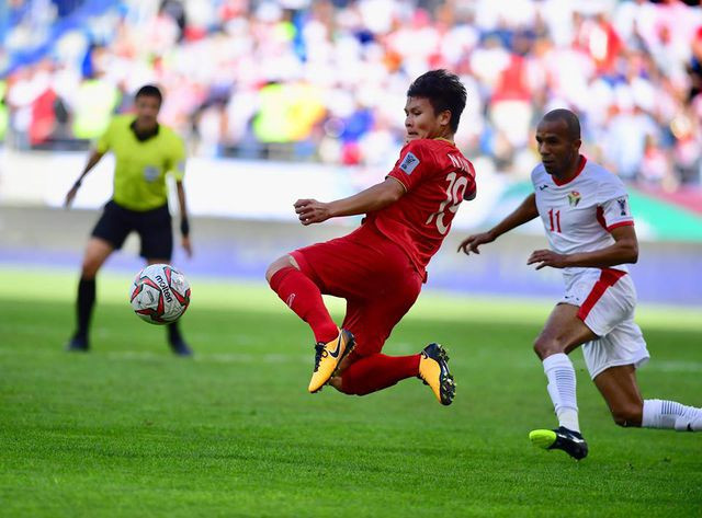 Các cổ động viên bình chọn Quang Hải là cầu thủ hay nhất vòng bảng Asian Cup 2019.