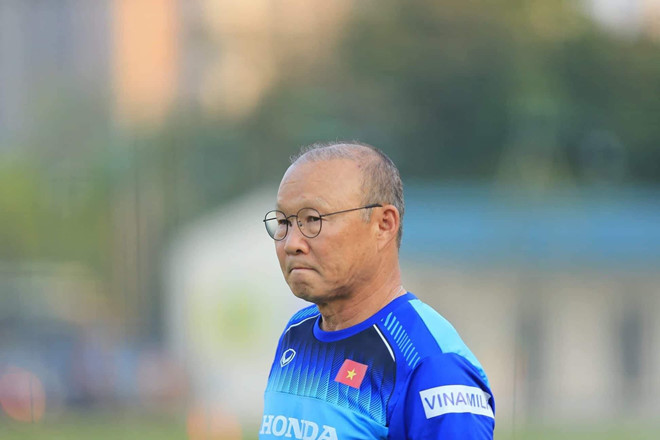 HLV Park Hang-seo đang giúp cầu thủ U.23 Việt Nam hoàn thiện hơn. Ảnh: Minh Tú.