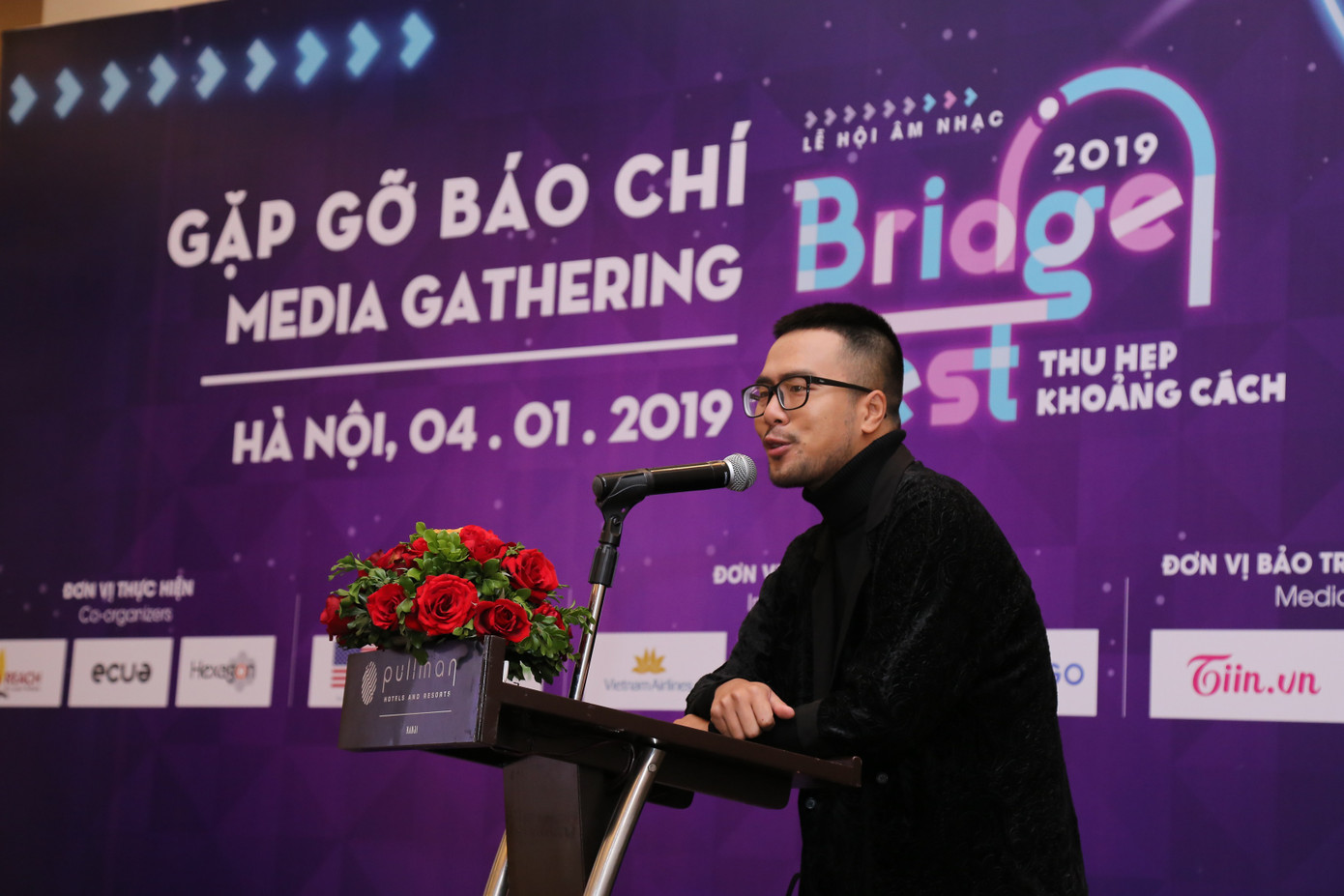 Rapper Việt Hưng của Lộn Xộn band - đại diện nghệ sỹ chia sẻ về việc âm nhạc làm mỗi người hạnh phúc hơn.