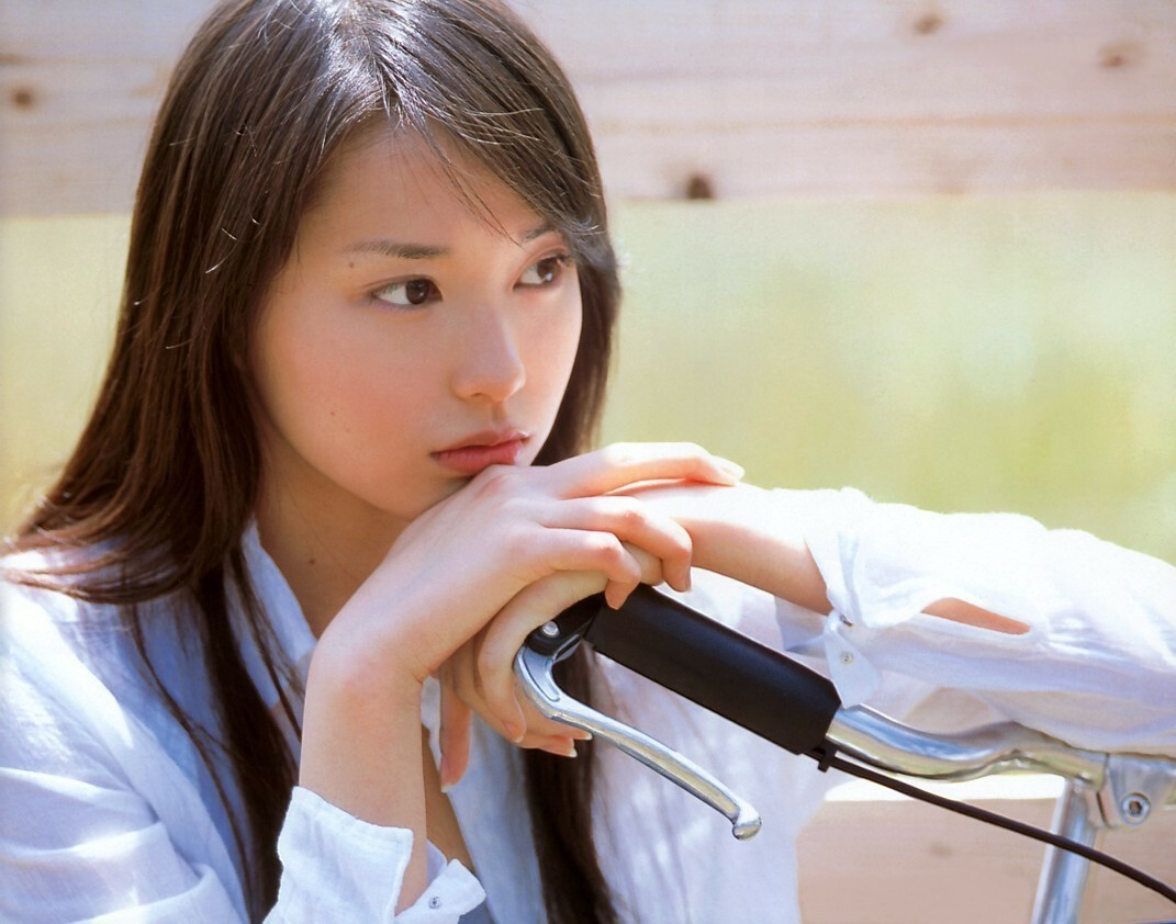 Vì quá xinh đẹp, khi mới bắt đầu diễn xuất, nhiều khán giả đã chỉ chú ý đến ngoại hình mà đánh giá thấp khả năng diễn xuất của Toda Erika. Từng có lúc cô chỉ được xem là 