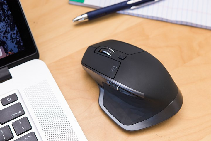 Logitech MX Master 2S chất lượng và cung cấp đa tính năng, tuy nhiên sản phẩm khá nặng, dễ gây mỏi tay khi dùng trong thời gian dài.