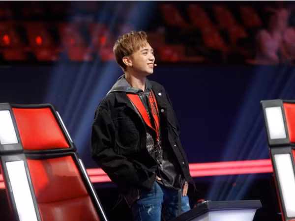 Sự góp mặt của huấn luận viên The Voice Kids chắc chắn sẽ mang lại sự thích thú cho các học sinh nhí.