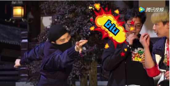 “Hai tên kia, ăn sao không cho bổn vương, tiếp chiêu đi, chíu chíu!” “Hai tên kia, ăn sao không cho bổn vương, tiếp chiêu đi, chíu chíu!”
