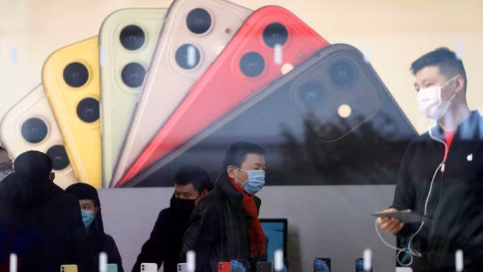 Apple mới đây hạ thấp dự báo doanh thu trong quý I, nó làm dấy lên quan ngại về việc hãng này quá phụ thuộc vào Trung Quốc. (Ảnh: FT)