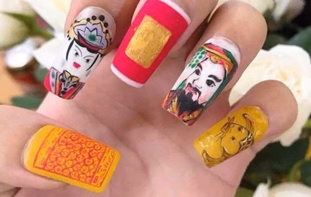 Bộ nail đang hot tại Việt Nam với nội dung liên quan đến vàng mã, ông táo, cô hồn….