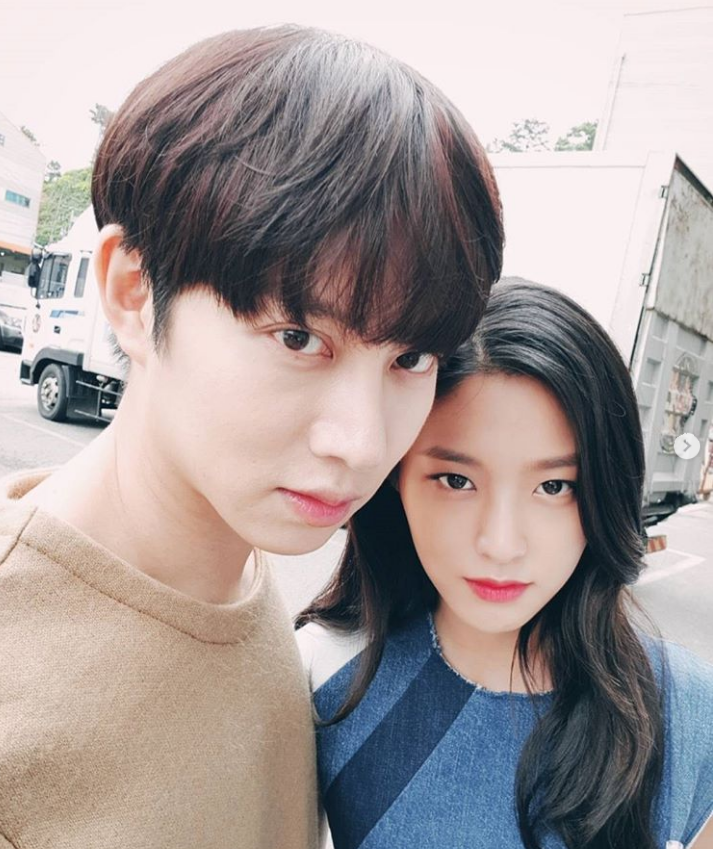 Chỉ có thể là Heechul, thân mật với rất nhiều cô gái mà không hề dính tin đồn tình cảm ảnh 10