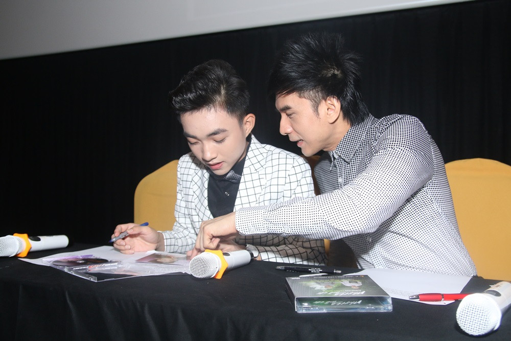 Từ sau khi đăng quang Thần tượng Bolero, Trung Quang được thầy Đan Trường tận tâm dìu dắt phát triển sự nghiệp.