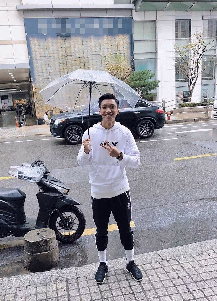 Văn Hậu ở ngoài đời cũng dễ thương lắm nhé.