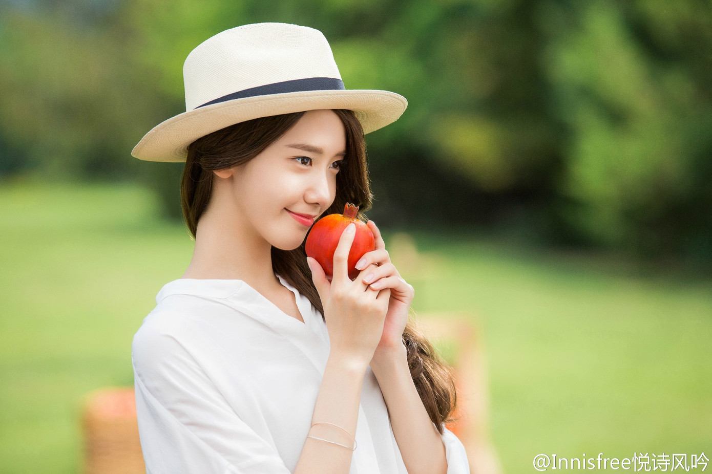 Những idol K-Pop có khuôn mặt nhỏ đến mức chẳng ai dám đứng gần ảnh 1