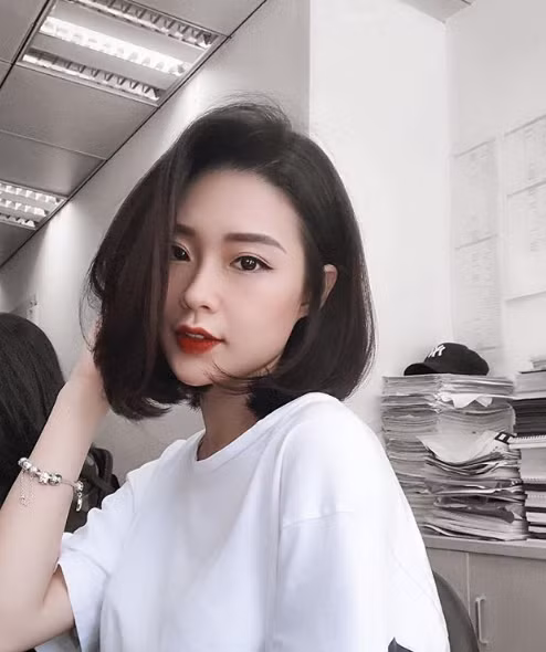 Cận cạnh nhăn sắc xinh đẹp của bà xã Rhymastic.