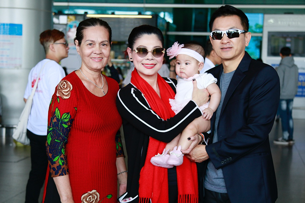 Sau khi sinh con đầu lòng vào tháng 7 năm ngoái, Thanh Thảo đã đưa bé Talia về Việt Nam đón Tết cùng gia đình.