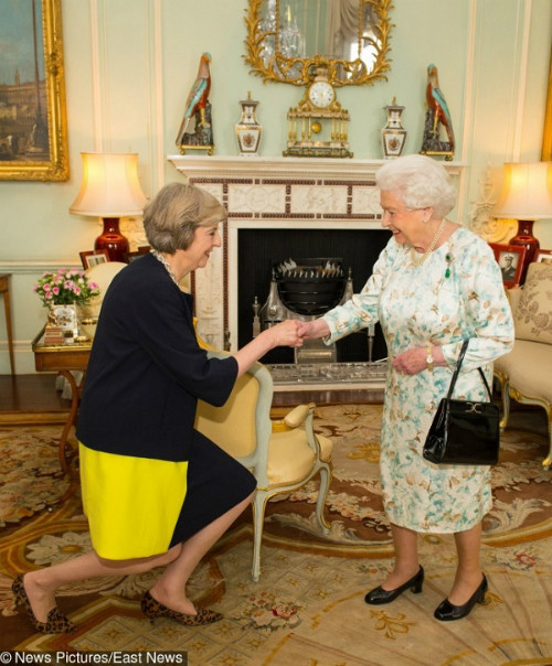 Khám phá 9 luật lệ khác thường của gia đình Hoàng gia Anh ảnh 2 Khám phá 9 luật lệ khác thường của gia đình Hoàng gia Anh ảnh 2