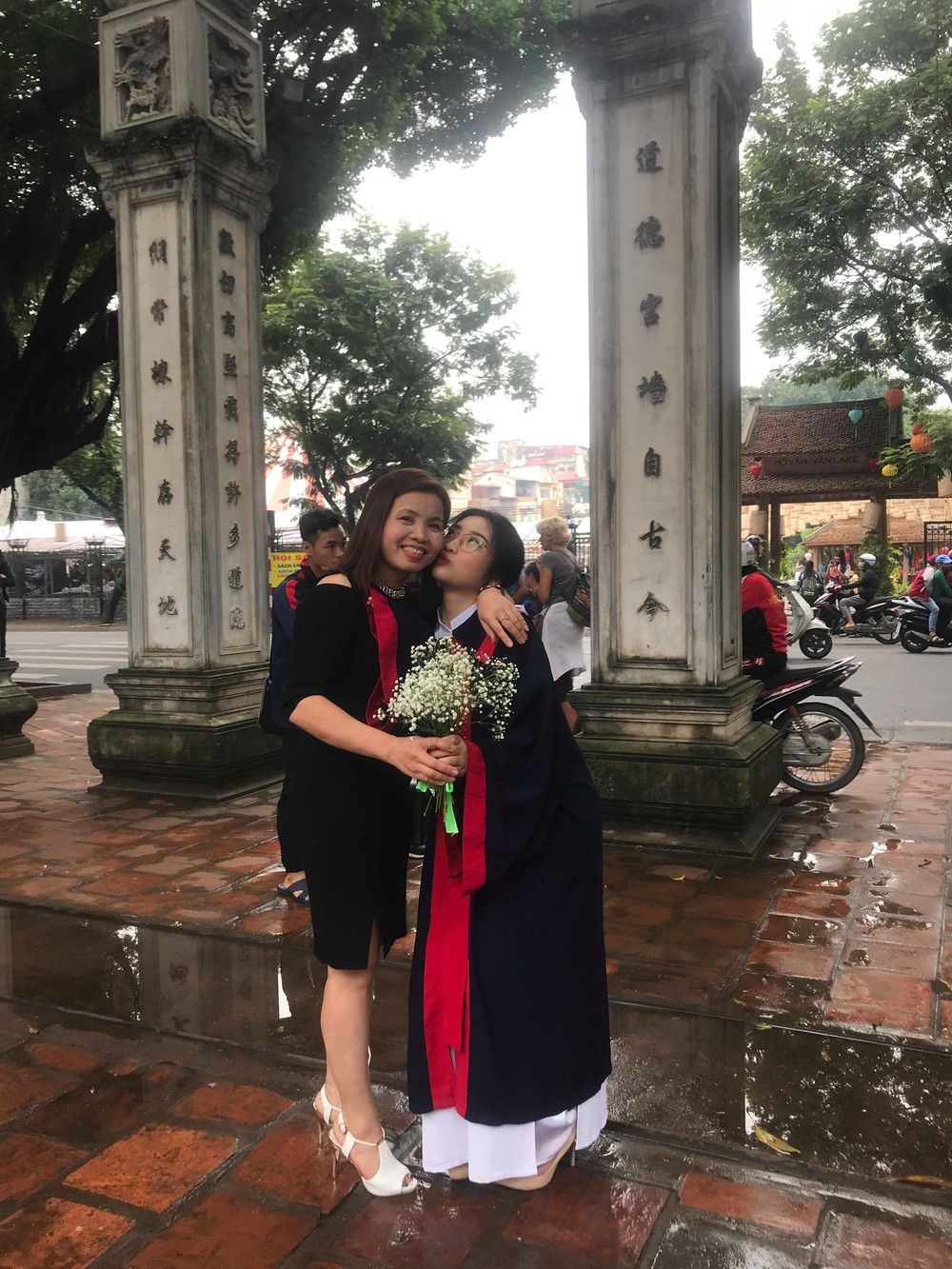 Nga Huyền nhí nhảnh, đáng yêu chụp hình.