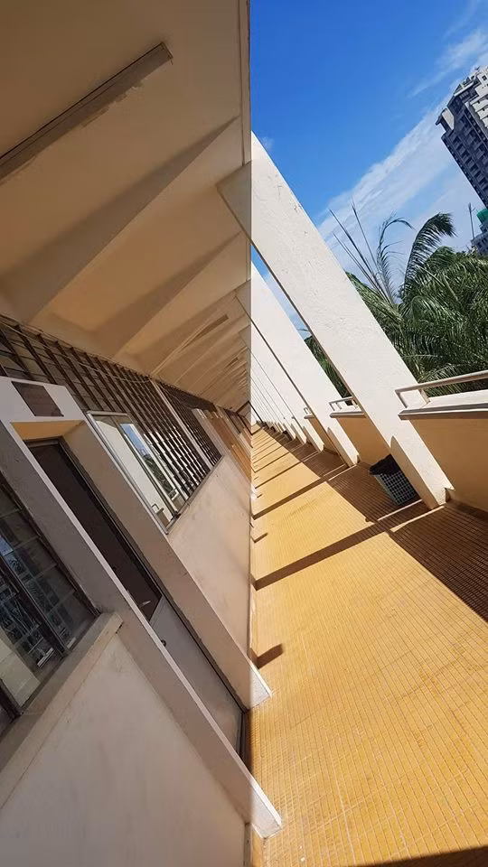 Bức ảnh gây sốt được chụp ở Đại học Hoàng gia Phnom Penh. (Ảnh: Serimochi)