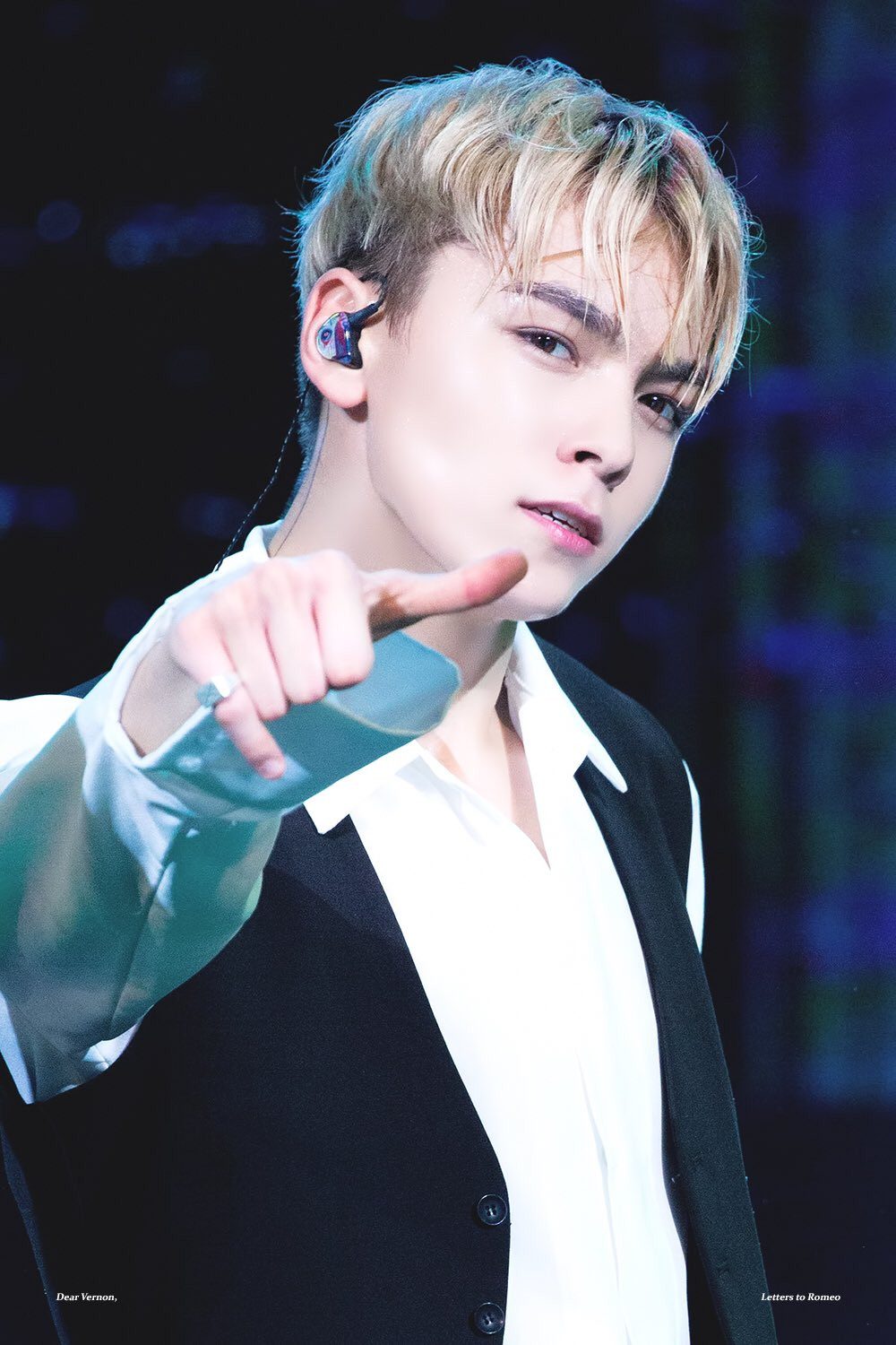 Vernon (Seventeen) là minh chứng cho định lý trai đẹp có mồ hôi thì càng đẹp hơn.