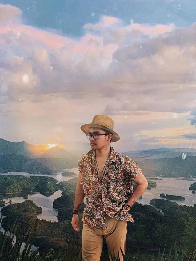 Nhiều bạn trẻ "bắt sóng" nhanh, check-in tại Tà Đùng từ khi nơi này còn chưa hot.