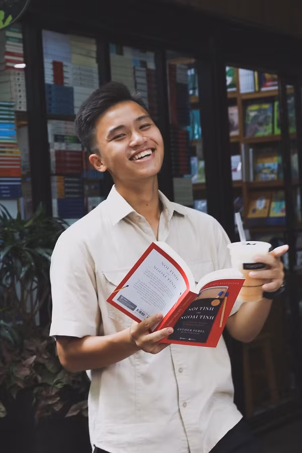 Trần Xuân Đạt, sinh năm 2003, cho rằng: “Mỗi nấc thang không phải là chỗ cho ta nghỉ ngơi mà nó là nơi giữ chân ta vững chắc hơn để đi tiếp”.