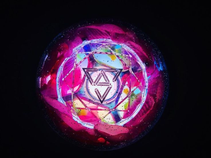 ...tạo nên thực thể hư ảo thiên biến vạn hóa.