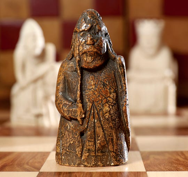 Quân cờ Lewis bị thất lạc vừa được tìm thấy. Quân cờ Lewis bị thất lạc vừa được tìm thấy.