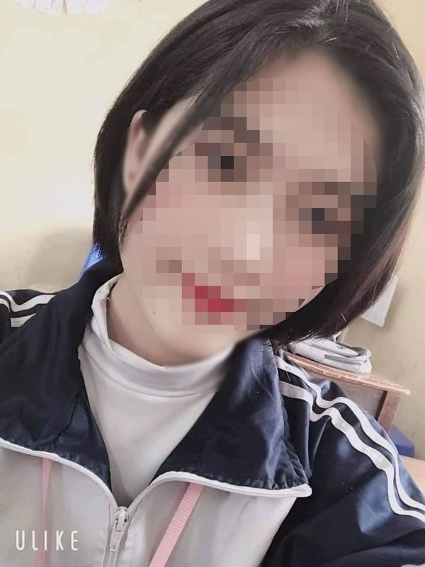 V.A. là nữ sinh ngoan, hòa đồng và được mọi người yêu quý.