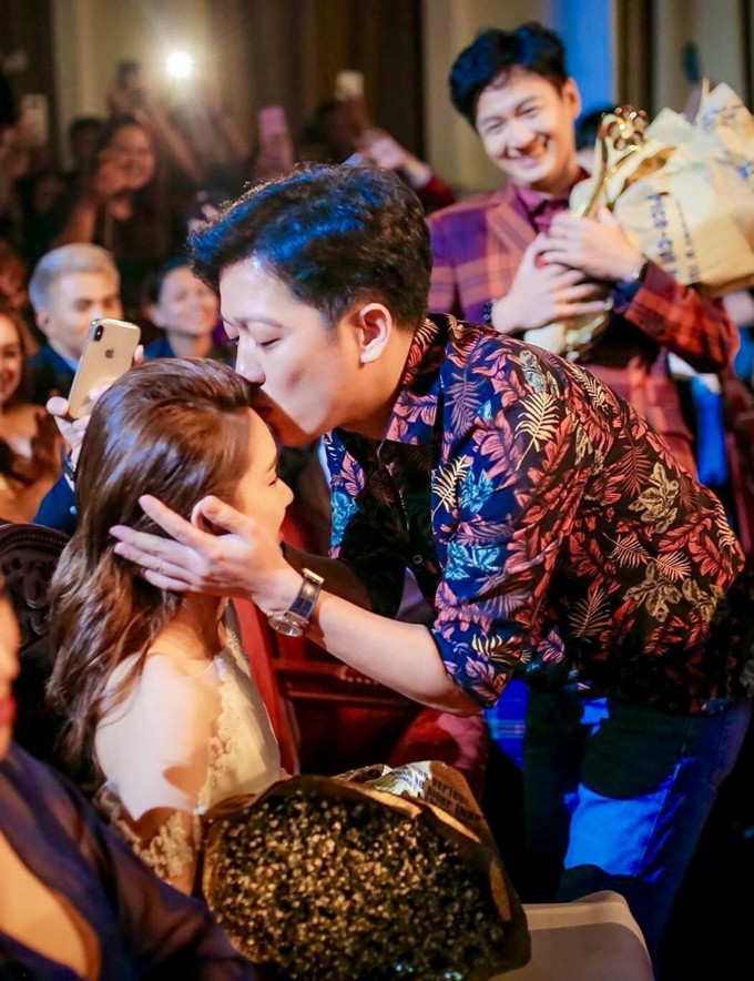 Chị gái tiết lộ, Nhã Phương đã đi Thái Lan một mình ngay sau màn cầu hôn của Trường Giang ảnh 1