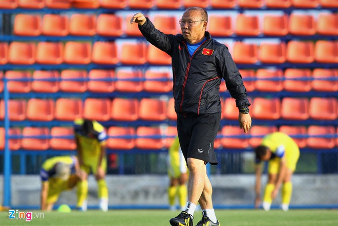 HLV Park Hang-seo phải thử nghiệm hàng loạt nhân sự mới cho U23 châu Á 2020. Ảnh: Quang Thịnh.