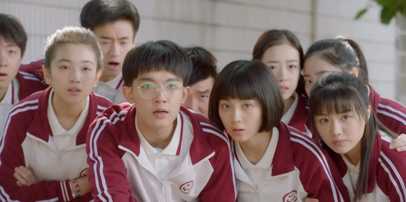 Ảnh minh họa: phim Sống không dũng cảm, Uổng phí thanh xuân.