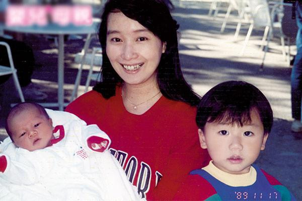 Bí quyết "10 không" trong nuôi dạy con của bà mẹ có 3 con đỗ ĐH Stanford danh giá ảnh 3