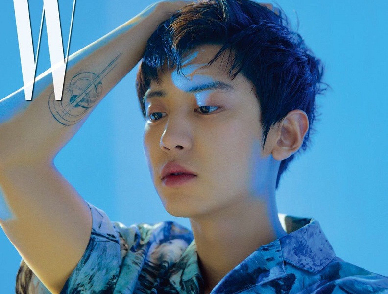 Chanyeol là anh chàng cao kều nhất EXO, còn được gọi vui là người khổng lồ của nhóm. Những tưởng với vóc dáng cao lớn hơn người thì Chanyeol sẽ phải nhẹ tay nhẹ chân với mọi người xung quanh, nhưng anh chàng lại thường xuyên hoạt động mất kiểm soát.