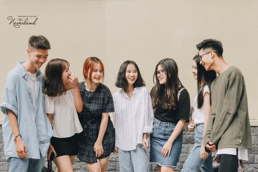 Các tân sinh viên K38 đại diện cho nhiều màu sắc khác nhau - tô điểm cho ngôi trường Học viện Báo chí và Tuyên truyền.