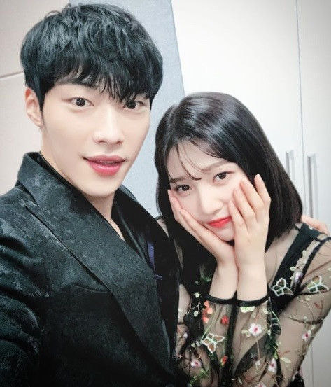 Cứ ngỡ Joy (Red Velvet) bị bạn diễn phim "The Great Tempter" xa lánh, hóa ra mọi chuyện ngược lại ảnh 3