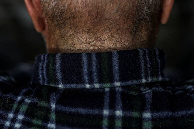 Ông Juan Martin vẫn đủ khỏe mạnh để làm công việc nhà nông.