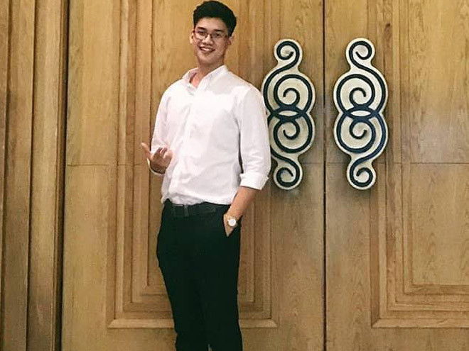 Sĩ Phú với gương mặt điển trai và sở hữu chiều cao "khủng".