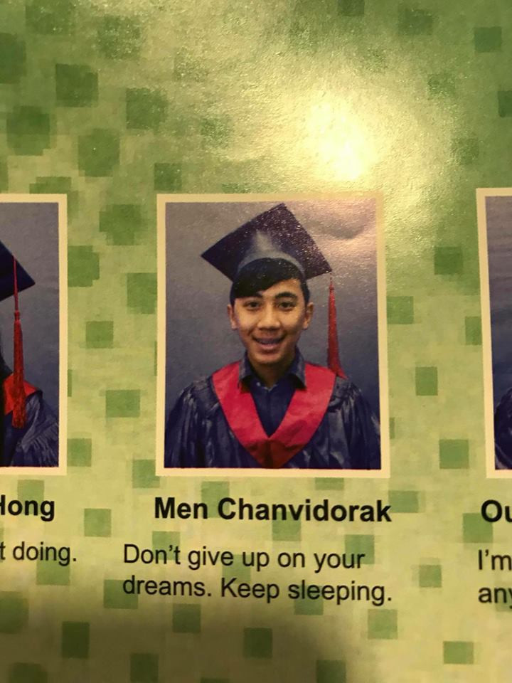 "Đừng từ bỏ giấc mơ của mình. Cứ ngủ tiếp đi!"