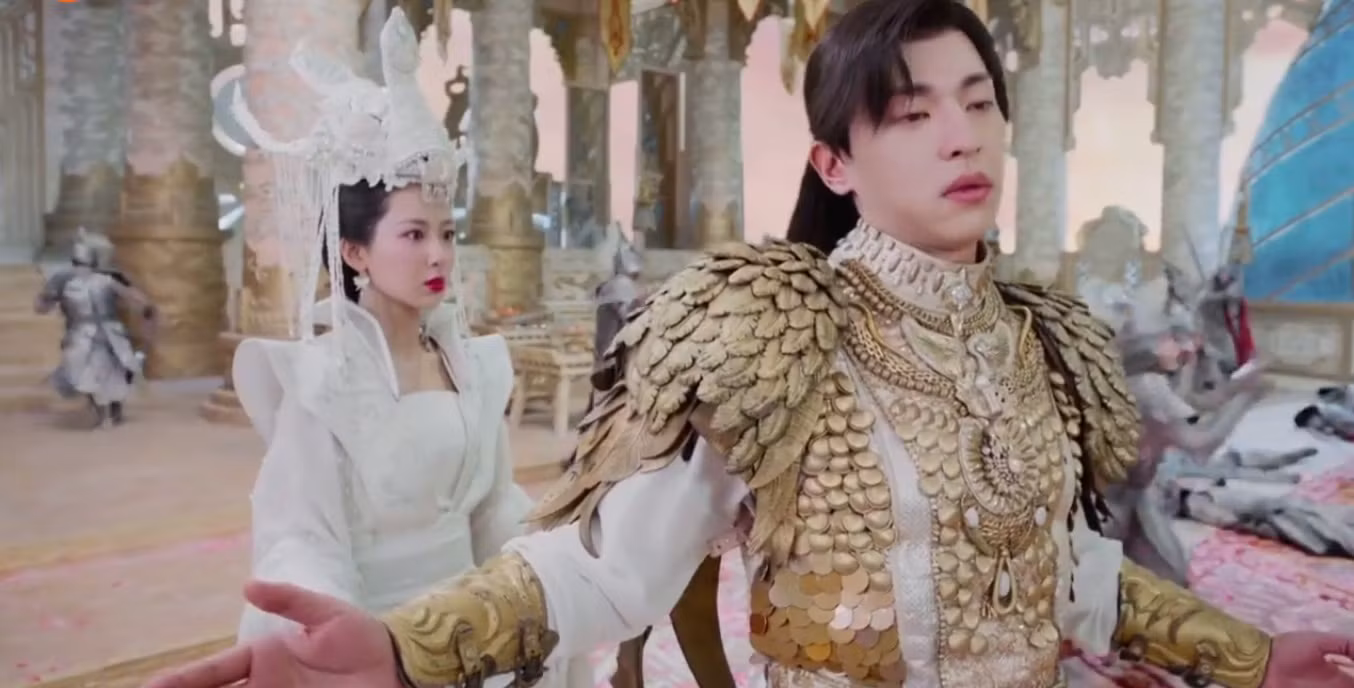Húc Phượng chưa bao giờ phòng bị Cẩm Mịch nên không thể né tránh.