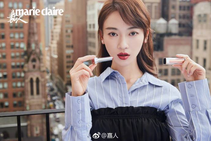 Có thể thấy rằng, hậu Diên Hy công lược, tên tuổi Ngô Cẩn Ngôn phủ sóng mạnh mẽ hơn cả. Dù gặp nhiều “phốt” về thái độ chảnh chọe nhưng cô vẫn là gương mặt quen thuộc được nhiều nhãn hàng săn đón.