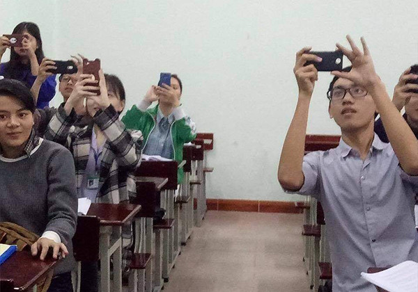 Hình ảnh không mấy xa lạ với sinh viên hiện nay.