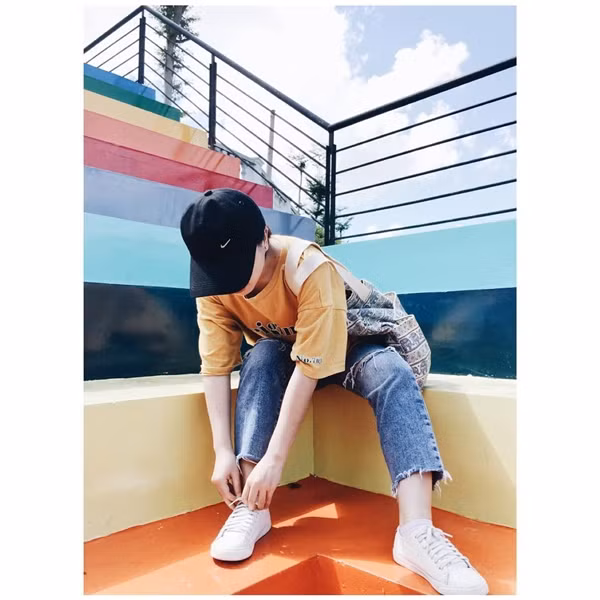 Nhiều bạn trẻ trong và ngoài thành phố cũng vì thế mà ùn ùn kéo nhau đến để tạo dáng chụp hình. (Ảnh: quyen.thao)