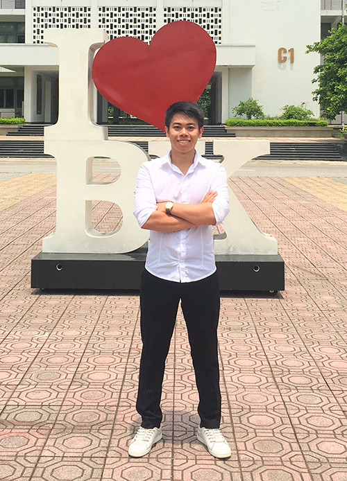 Cậu anh Nguyễn Viết Toàn.